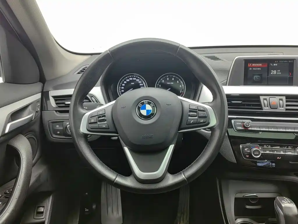 BMW X1 2019 — фото 11