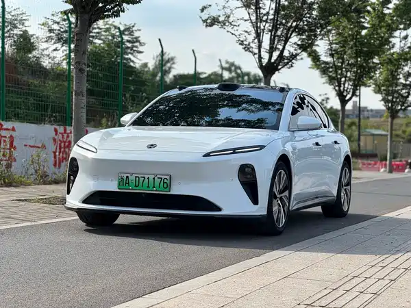 NIO ET5 2025