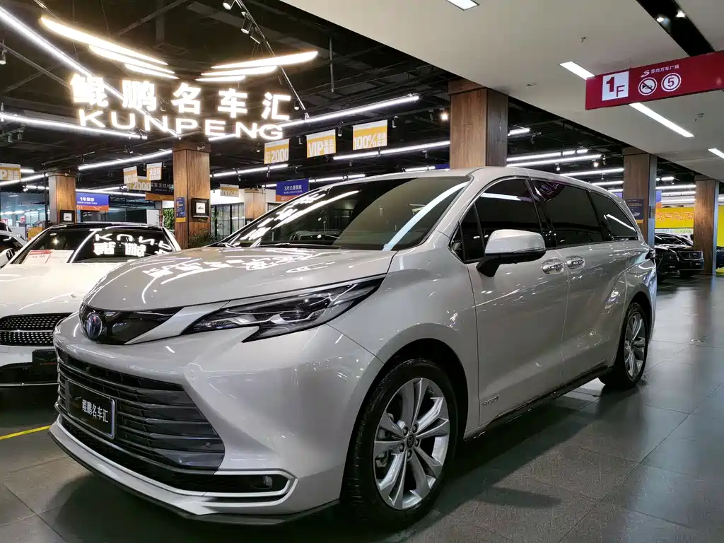 Toyota Sienna 2023