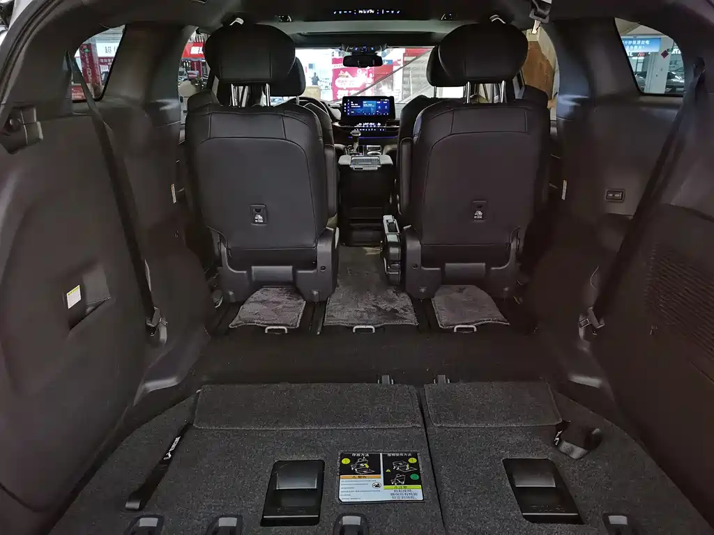 Toyota Sienna 2023 — фото 14