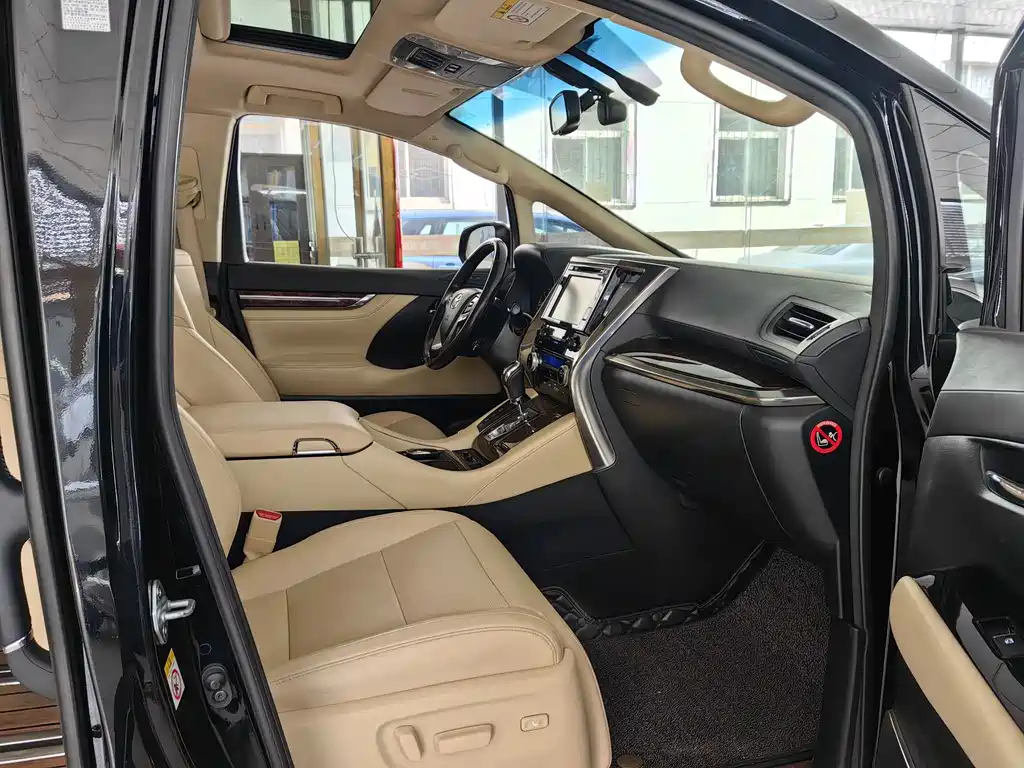 Toyota Alphard 2018 — фото 14