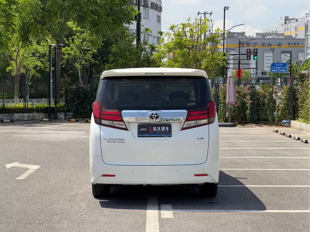 Toyota Alphard 2017 — фото 4