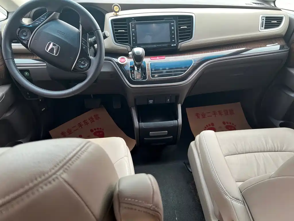 Honda Odyssey 2016 — фото 12