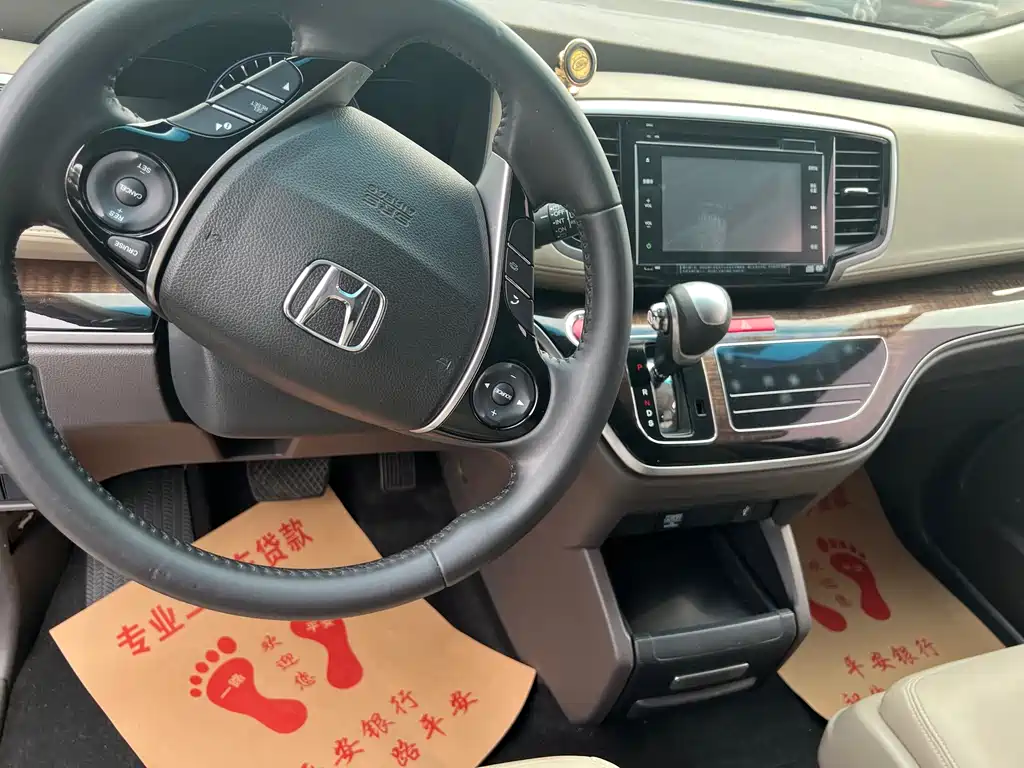 Honda Odyssey 2016 — фото 14