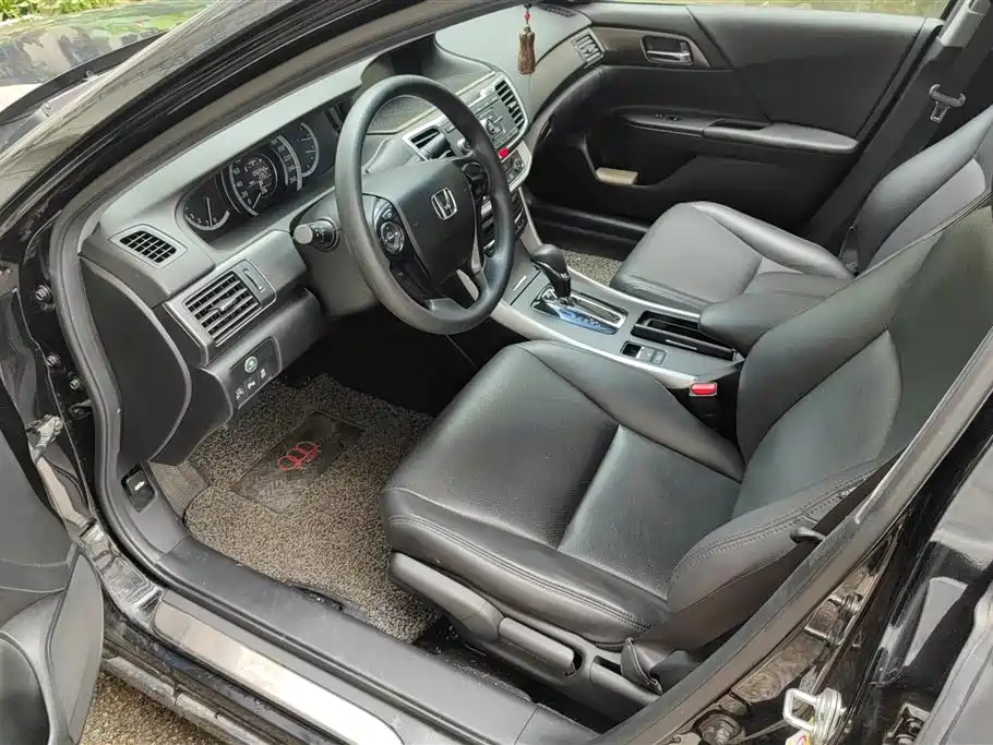 Honda Accord 2014 — фото 9