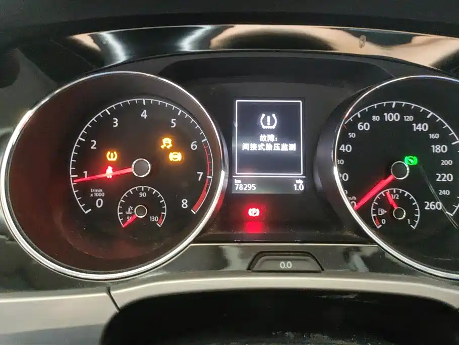 Volkswagen Touran 2017 — фото 14