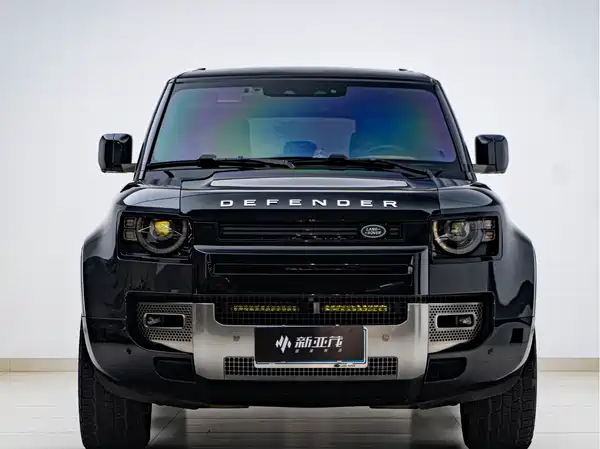 Land Rover Defender 2023