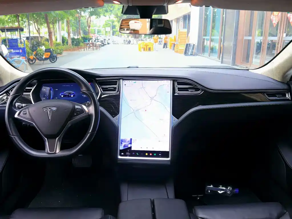 Tesla Model S 2018