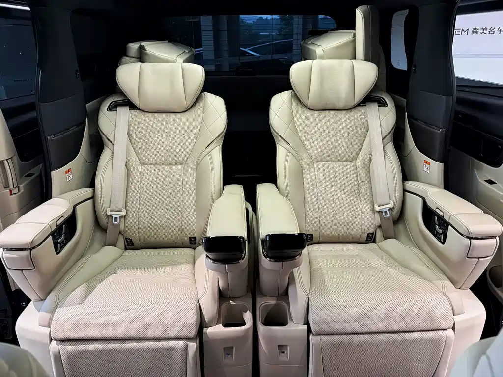 Toyota Vellfire 2023 — фото 13