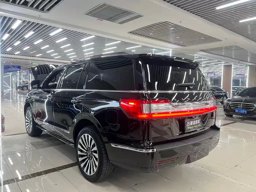 Lincoln Navigator 2022 — фото 9