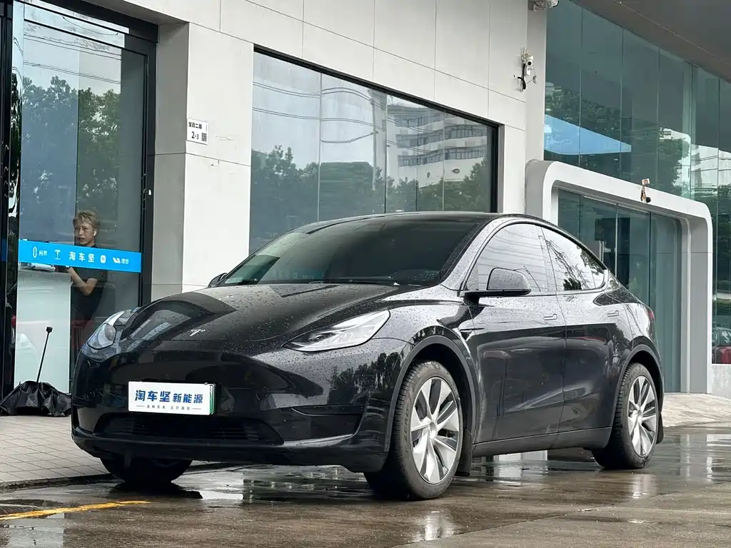 Tesla Model Y 2023 — фото 1