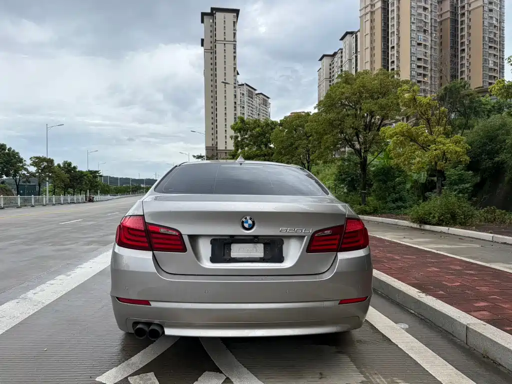 BMW 5 Series 2013 — фото 10