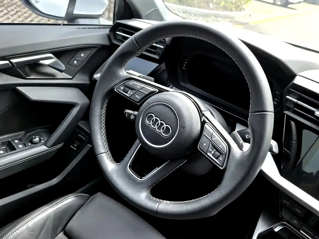 Audi A3 2023 — фото 5
