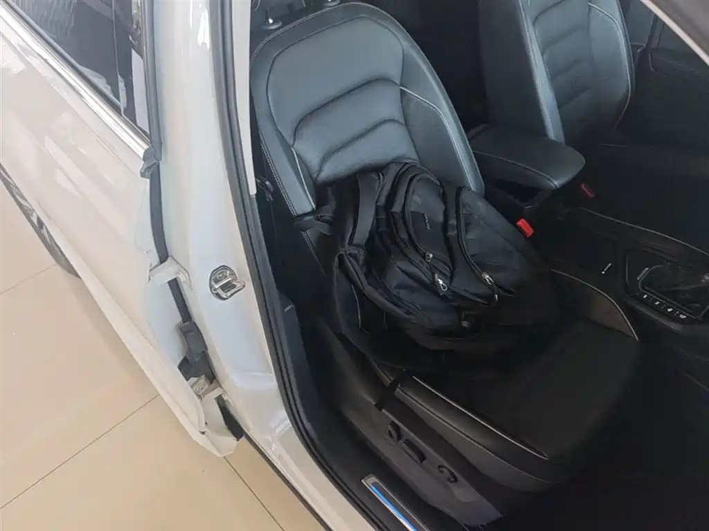 Volkswagen Tiguan L PHEV 2020 — фото 25
