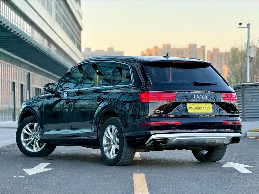 Audi Q7 2019 — фото 6