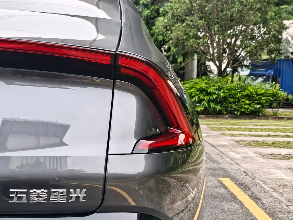 Wuling Starlight 2024 — фото 8