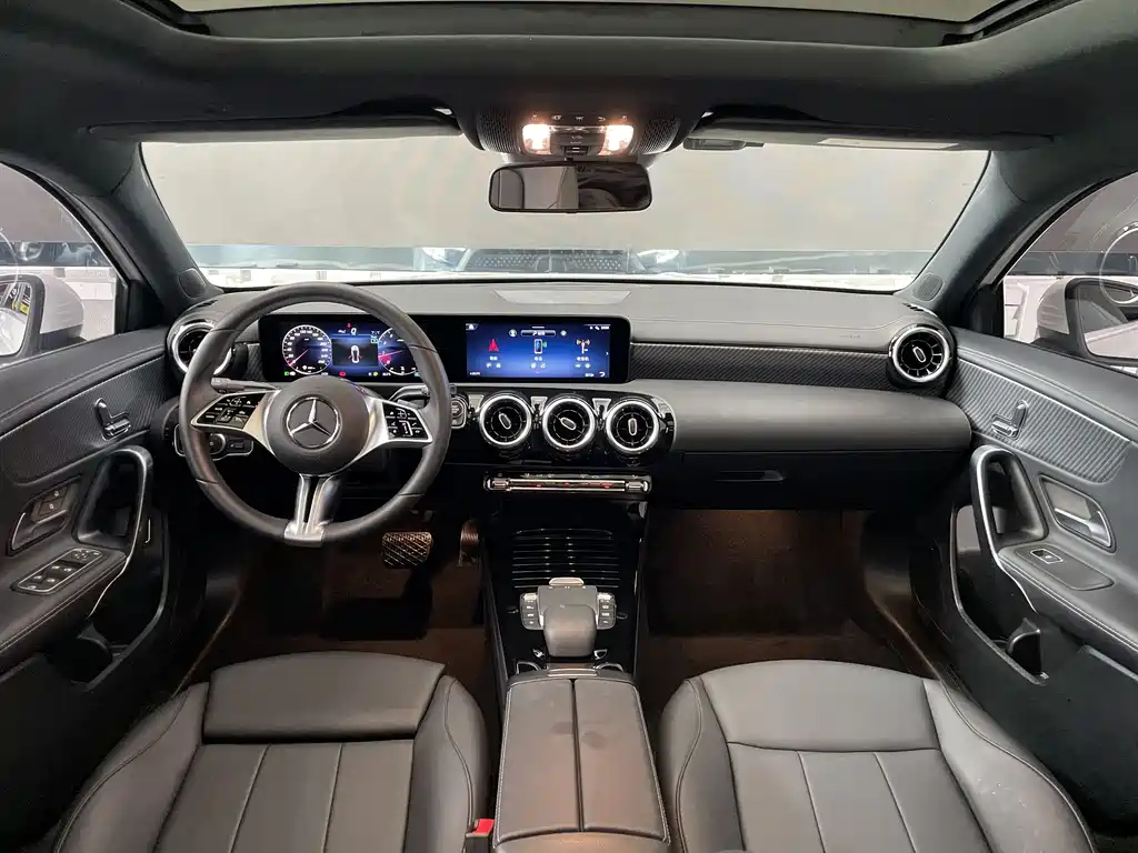 Mercedes-Benz A-Class 2024 — фото 16