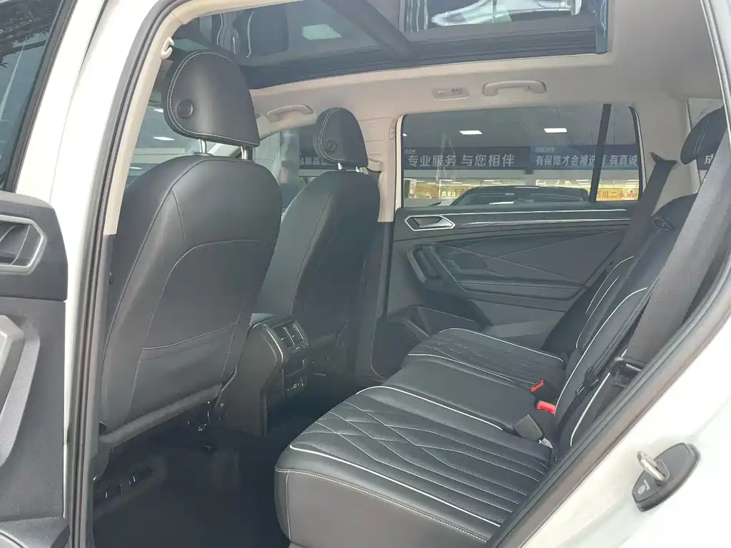 Volkswagen Tiguan L 2023 — фото 6
