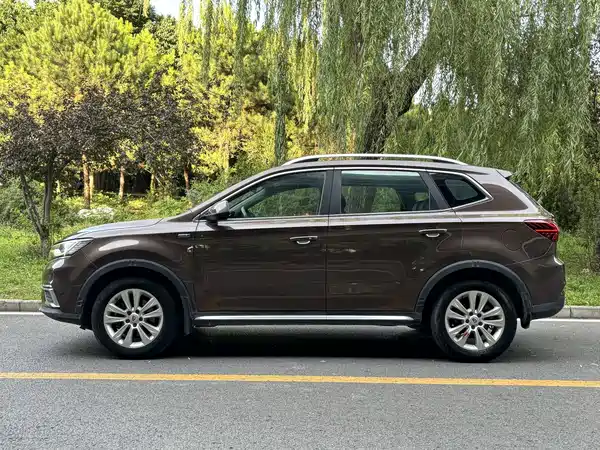 Roewe RX5 2016