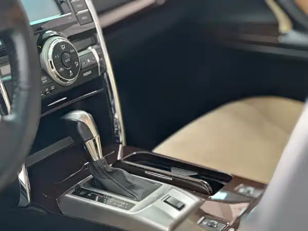 Toyota Reiz 2015