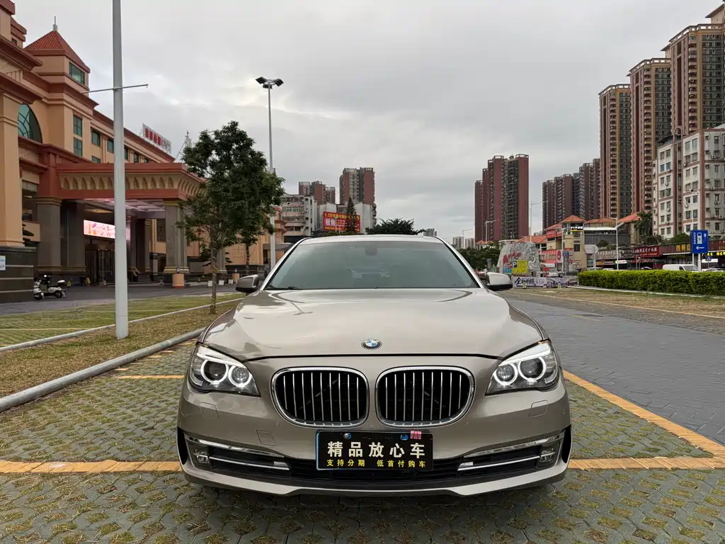 BMW 7 Series 2012 — фото 2