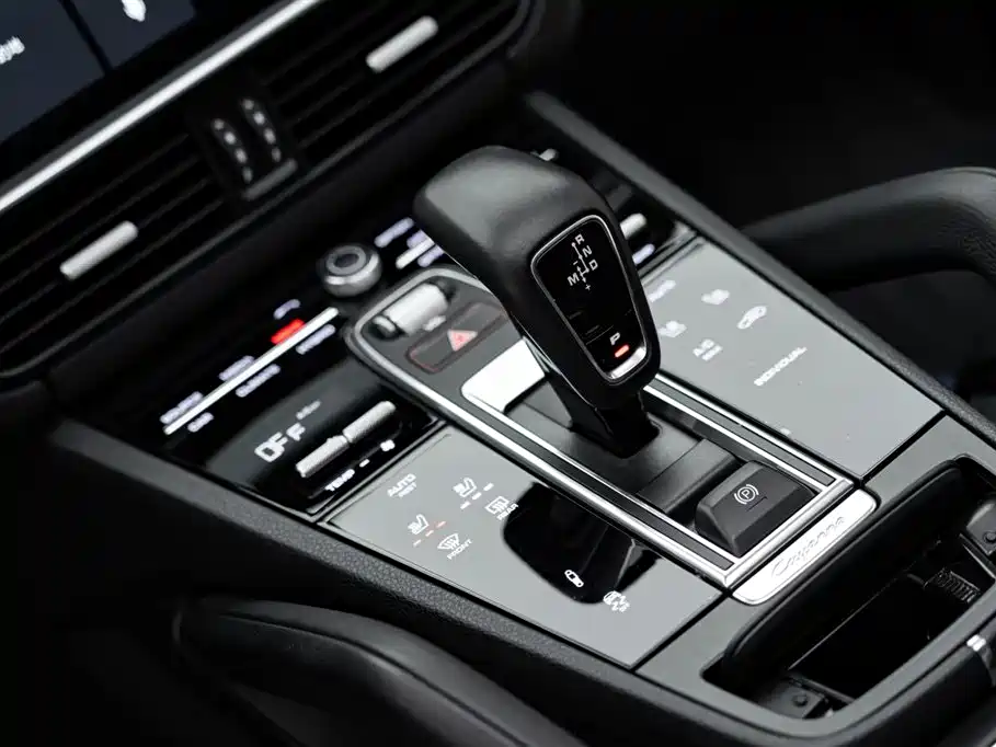 Porsche Cayenne Hybrid 2020 — фото 14