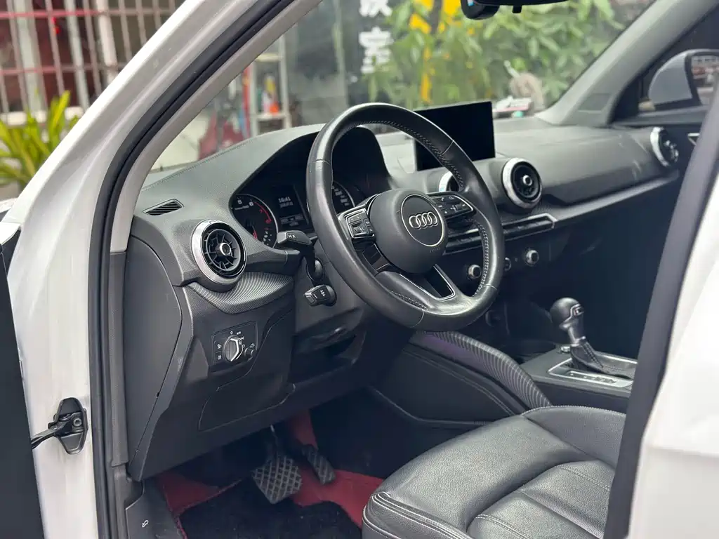 Audi Q2L 2022