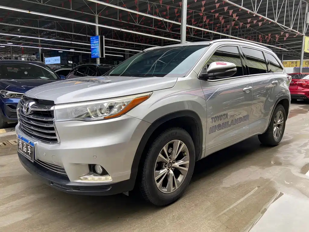 Toyota Highlander 2017 — фото 1