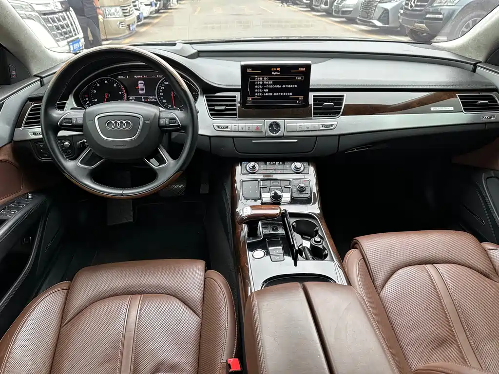 Audi A8 2015 — фото 13
