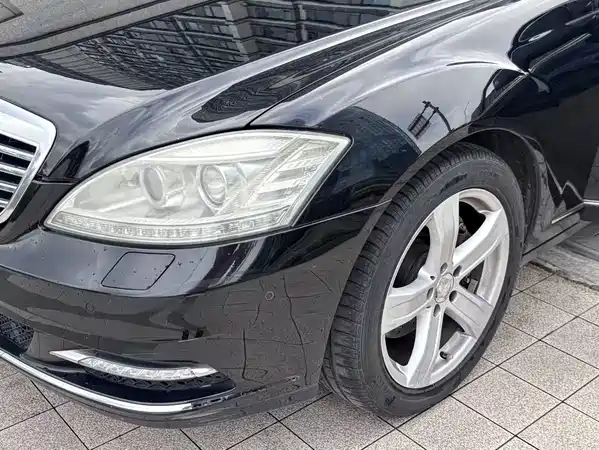 Mercedes-Benz S-Class 2010