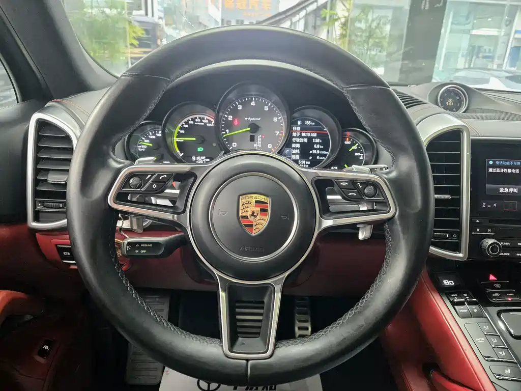 Porsche Cayenne Hybrid 2018 — фото 10
