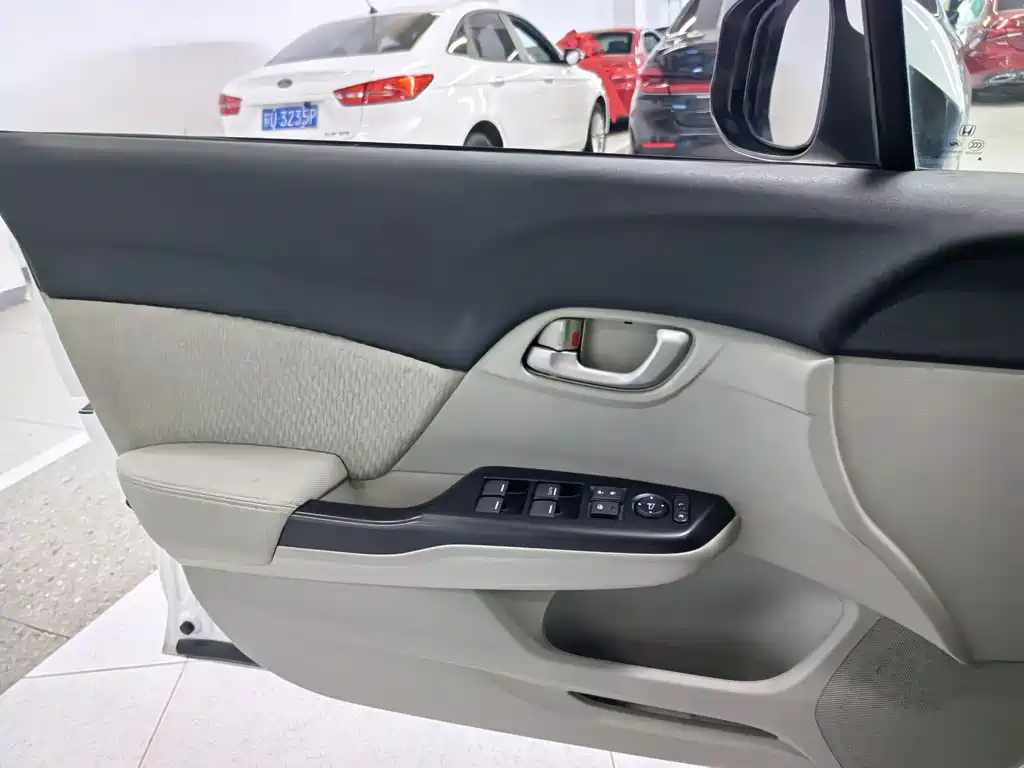 Honda Civic 2016 — фото 12