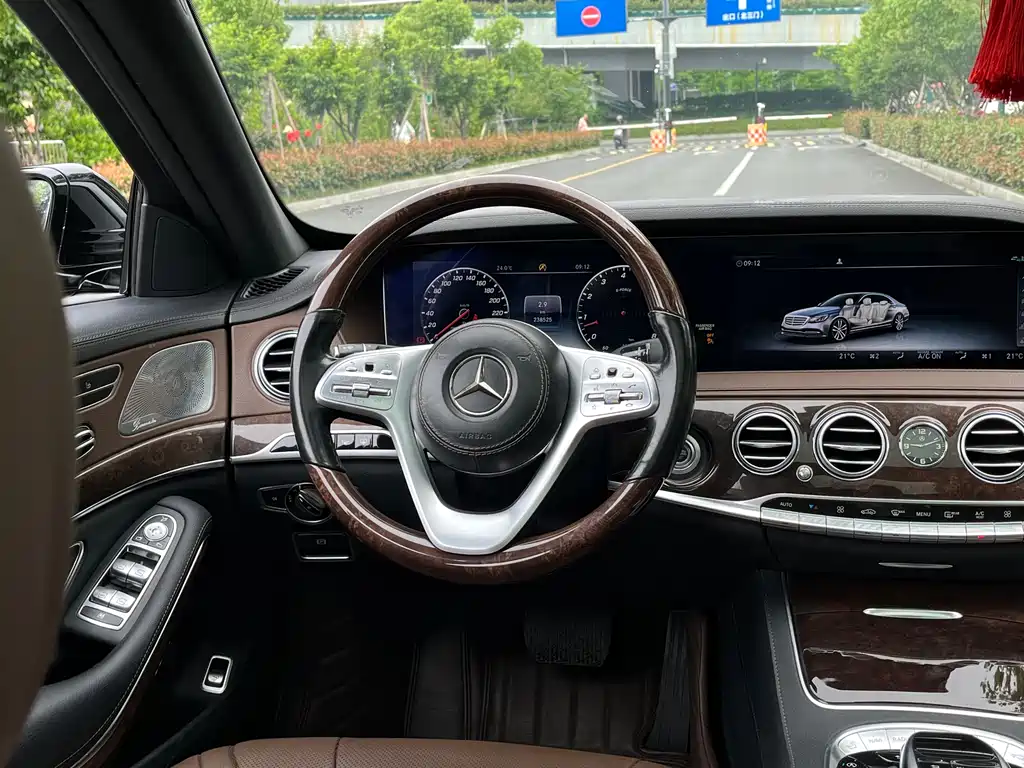 Mercedes-Benz S-Class 2018 — фото 16
