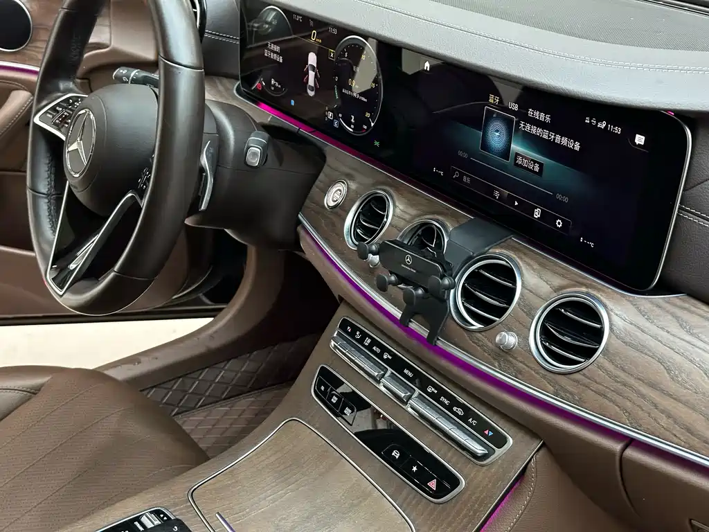 Mercedes-Benz E-Class 2021 — фото 11