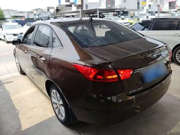 Ford Escort 2015