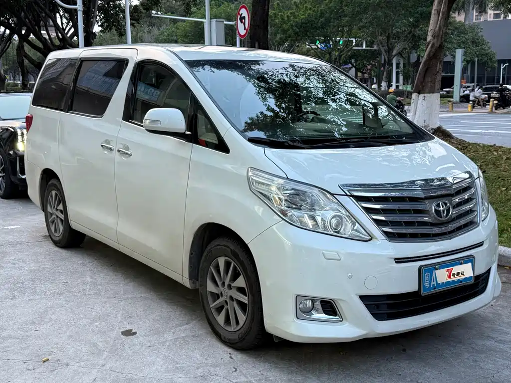 Toyota Alphard 2015 — фото 2