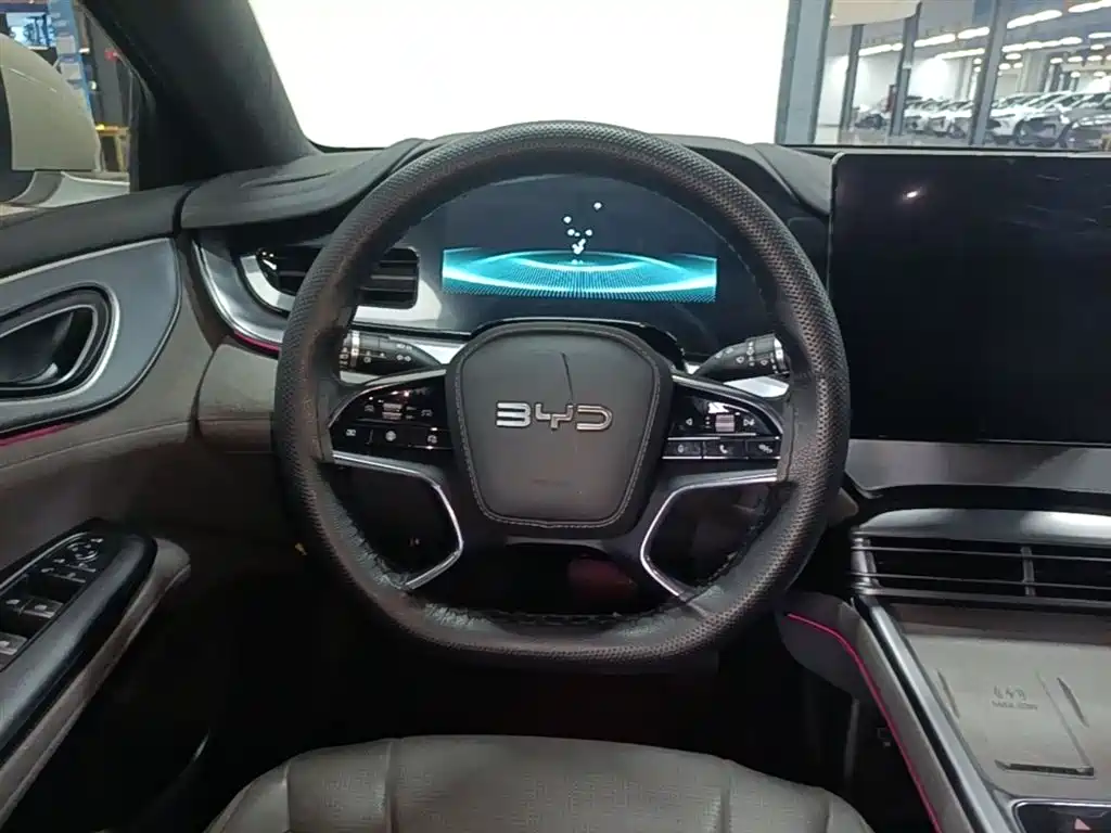 BYD Seal 07 DM-i 2025 — фото 11