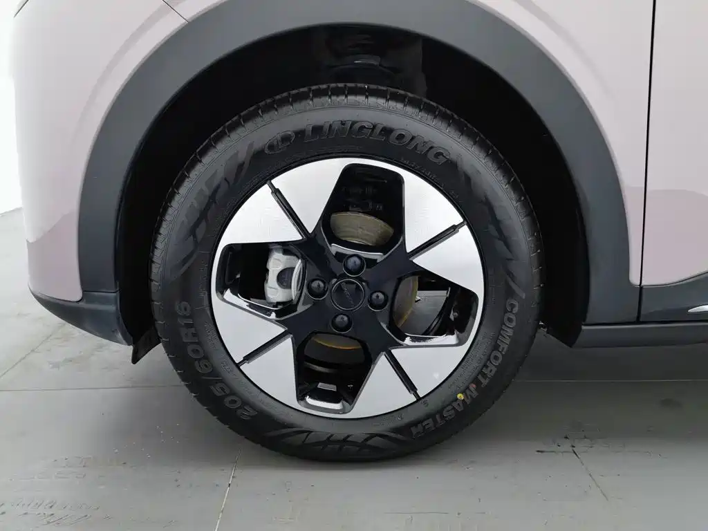 Geely Galaxy Starwish 2025 — фото 17