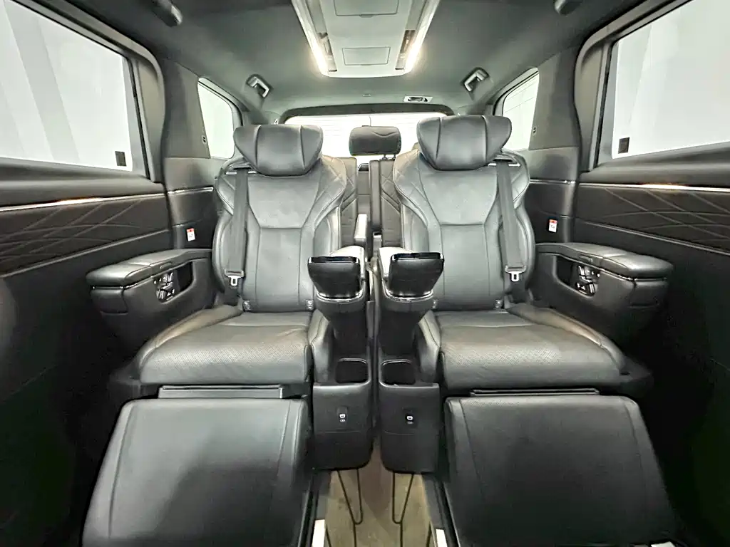 Toyota Alphard 2024 — фото 17