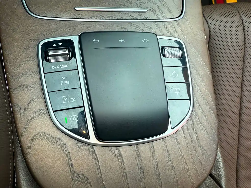 Mercedes-Benz E-Class 2020 — фото 17