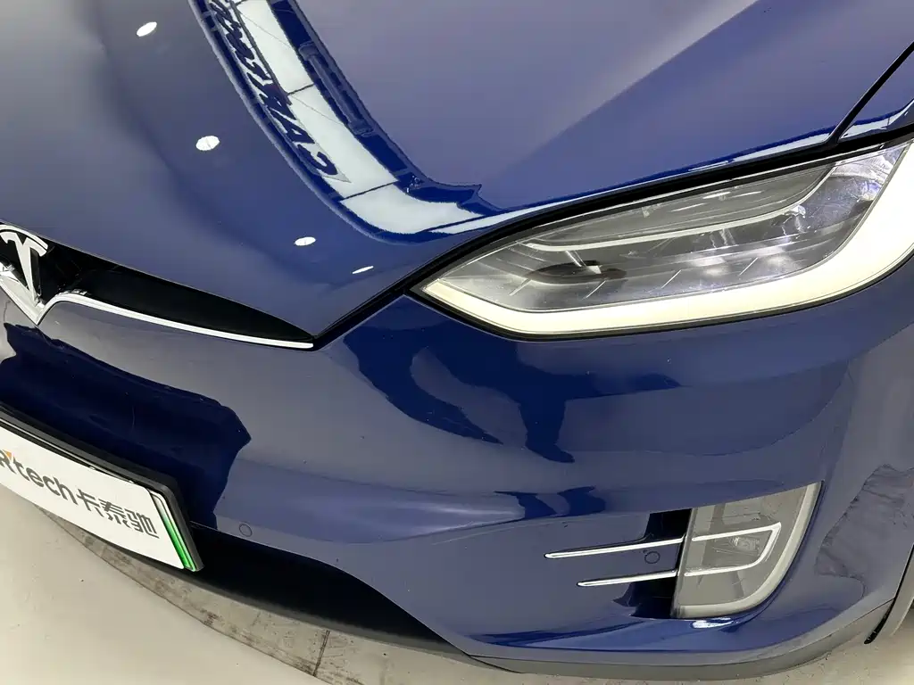 Tesla Model X 2017 — фото 13