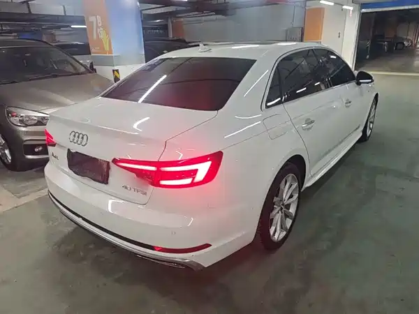 Audi A4L 2019