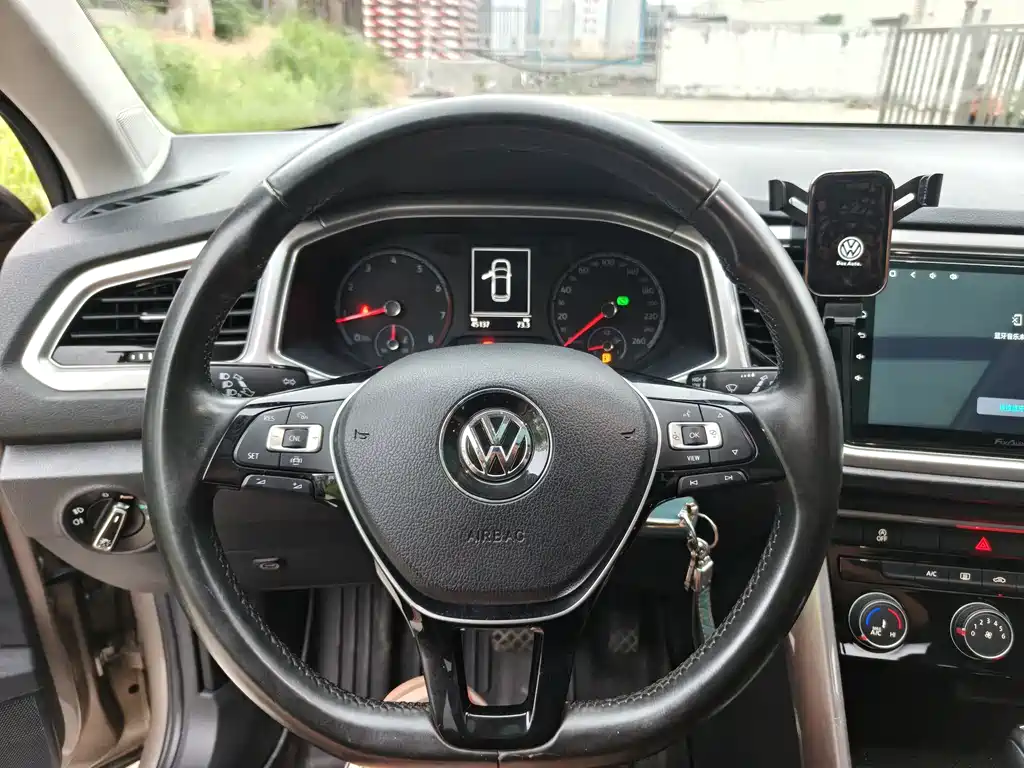 Volkswagen T-Roc 2021 — фото 10