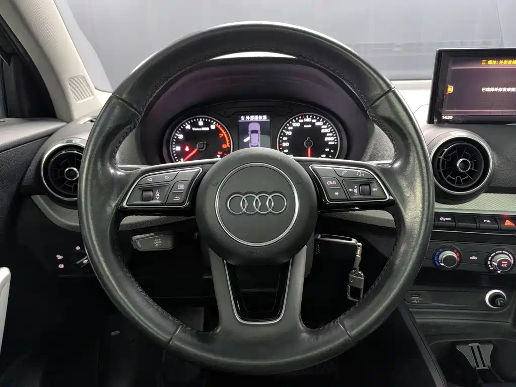 Audi Q2L 2021 — фото 7
