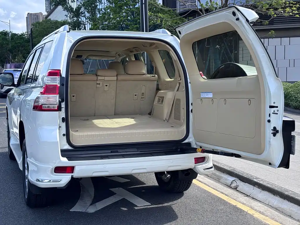 Toyota Prado 2016 — фото 11