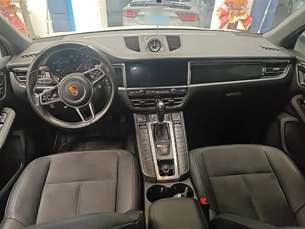 Porsche Macan 2020 — фото 10