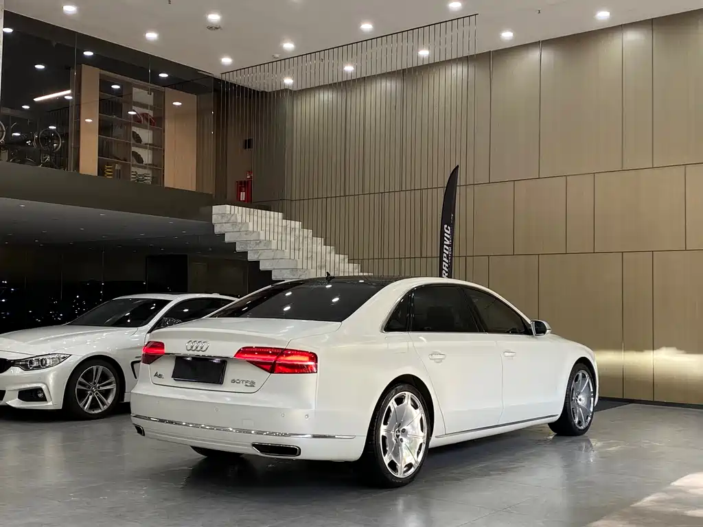 Audi A8 2014 — фото 17