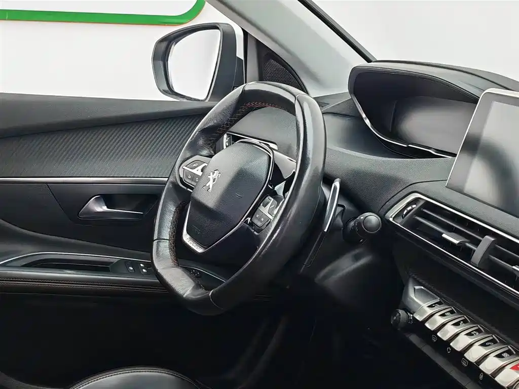 Peugeot 5008 2017 — фото 22