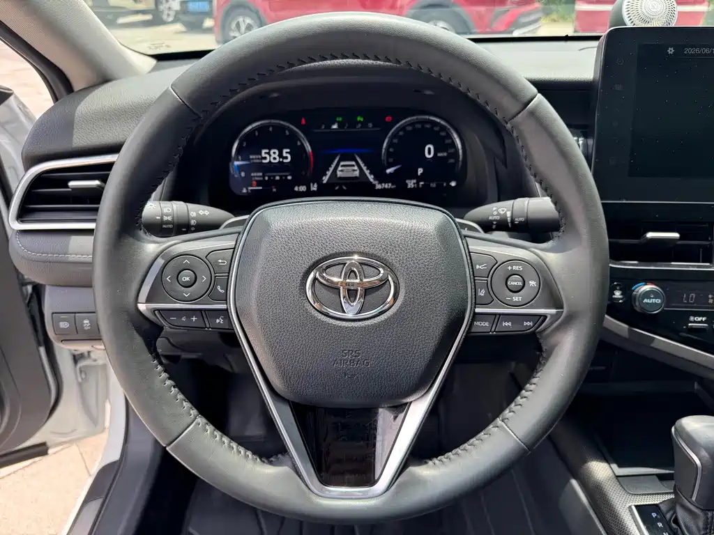 Toyota Camry 2023 — фото 20