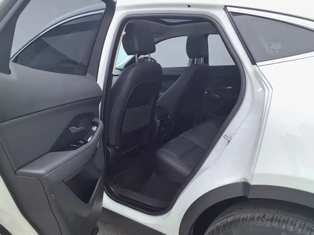 Jaguar E-PACE 2020 — фото 11